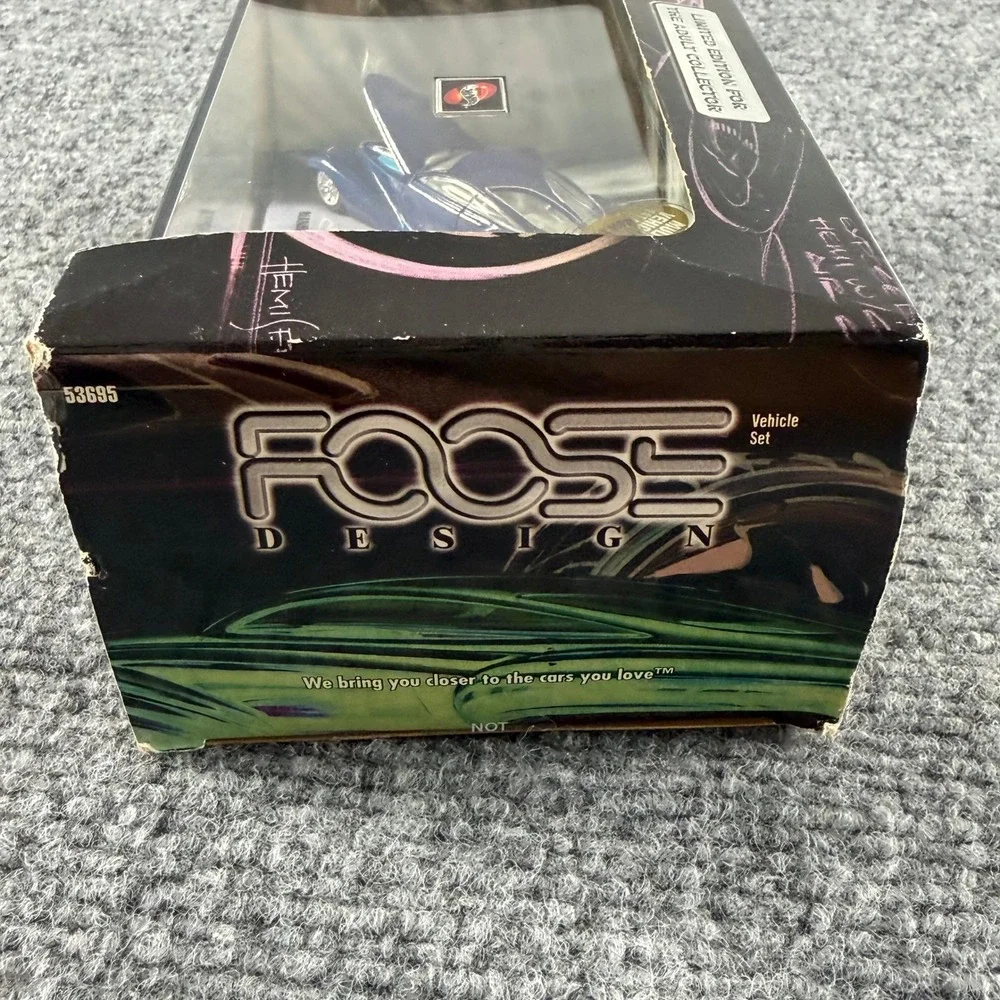 Hot Wheels Foose Design Vehicle Set Manhattan Hemisfear Blue Red 1:64 Diecast